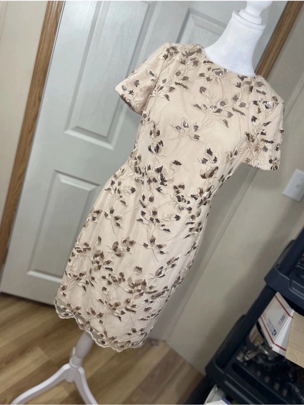 Womens Lauren Ralph Lauren Rose Gold Sheath Dress Sz 4 Sequin Embroidered Casual